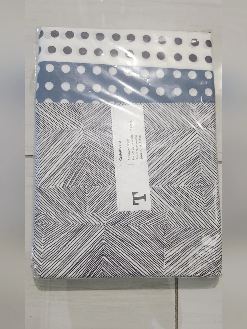 Crate And Barrel Twin Size Duvet Cover And Two Shams